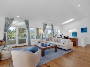 Fireplace - Gearhart Highlands • Hot Tub • Golf • Dog Friendly (Gearhart)