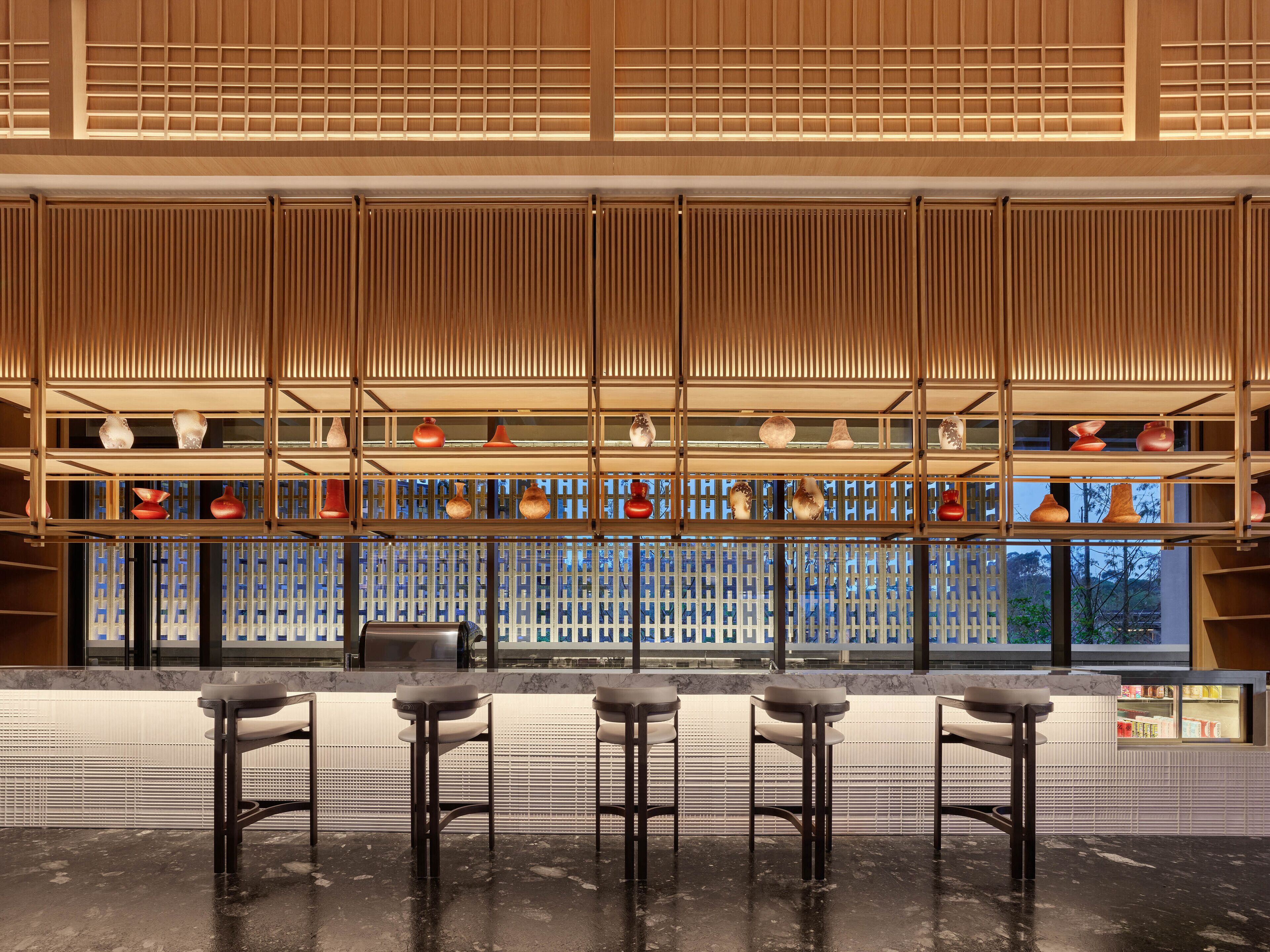 Lobby-lounge