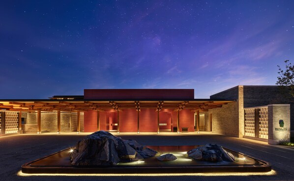 المنشأة من الخارج