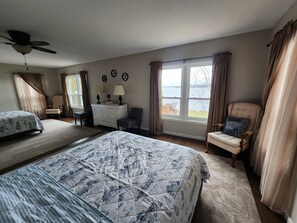 5 bedrooms, in-room safe, desk, iron/ironing board