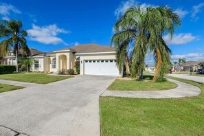 Property grounds - Private Pool Villa Near Disney with Golf, Patio & Resort Amenities (Davenport)