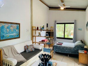 1 bedroom, free WiFi, bed sheets - Chalé Superior (Praia do Itamambuca Ubatuba)