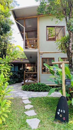 Exterior detail - Chalé Superior (Praia do Itamambuca Ubatuba)