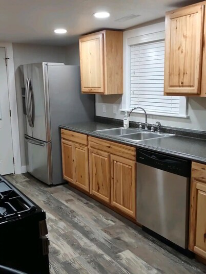 Comfortable 2 bedroom house with 4 beds 