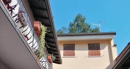 Casa Clelia - Between Brescia and Lake Garda 2 large rooms, living room, kitchen