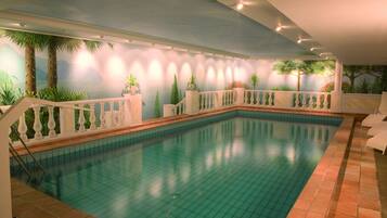 Exercise/lap pool