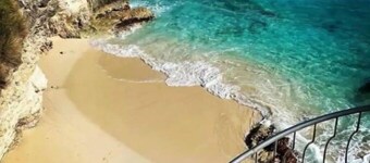 Spacious Family-Friendly Retreat with Private Beach & Stunning Ocean Views.