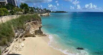 Spacious Family-Friendly Retreat with Private Beach & Stunning Ocean Views.