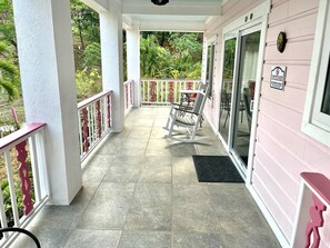 Terrace/patio - Sleep 10 in this Utila Suite, complete with full kitchen. (Utila)