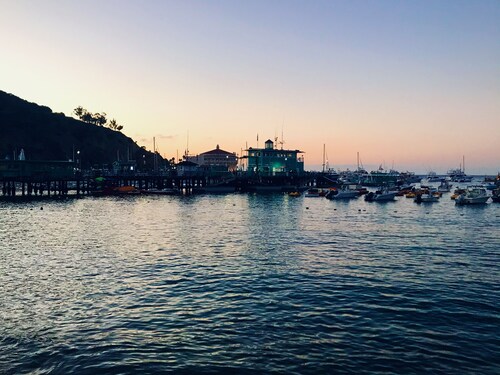 Catalina Is. Home close to Beach