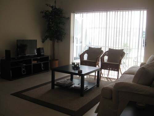 LOVELY APARTMENT 1 MILE TO BEACH - DEERFIELD BEACH - FREE PARKING
