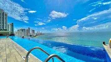 Apartment | Pool | Outdoor pool