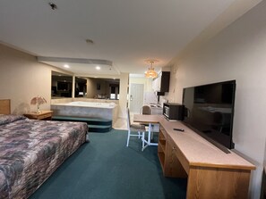 Studiosvit Deluxe - 1 kingsize-säng - bubbelbad | Gratis wi-fi och sängkläder