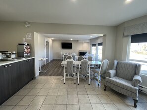 Free daily self-service breakfast - Western Long Stay Whitecourt 1 (Whitecourt)