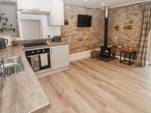 Réfrigérateur, lave-vaisselle, bouilloire électrique, grille-pain