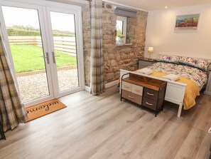 1 habitación, decoración personalizada y muebles diferentes 
