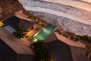 Three-bedroom Cliff Front Private Pool Villa | Beach/ocean view