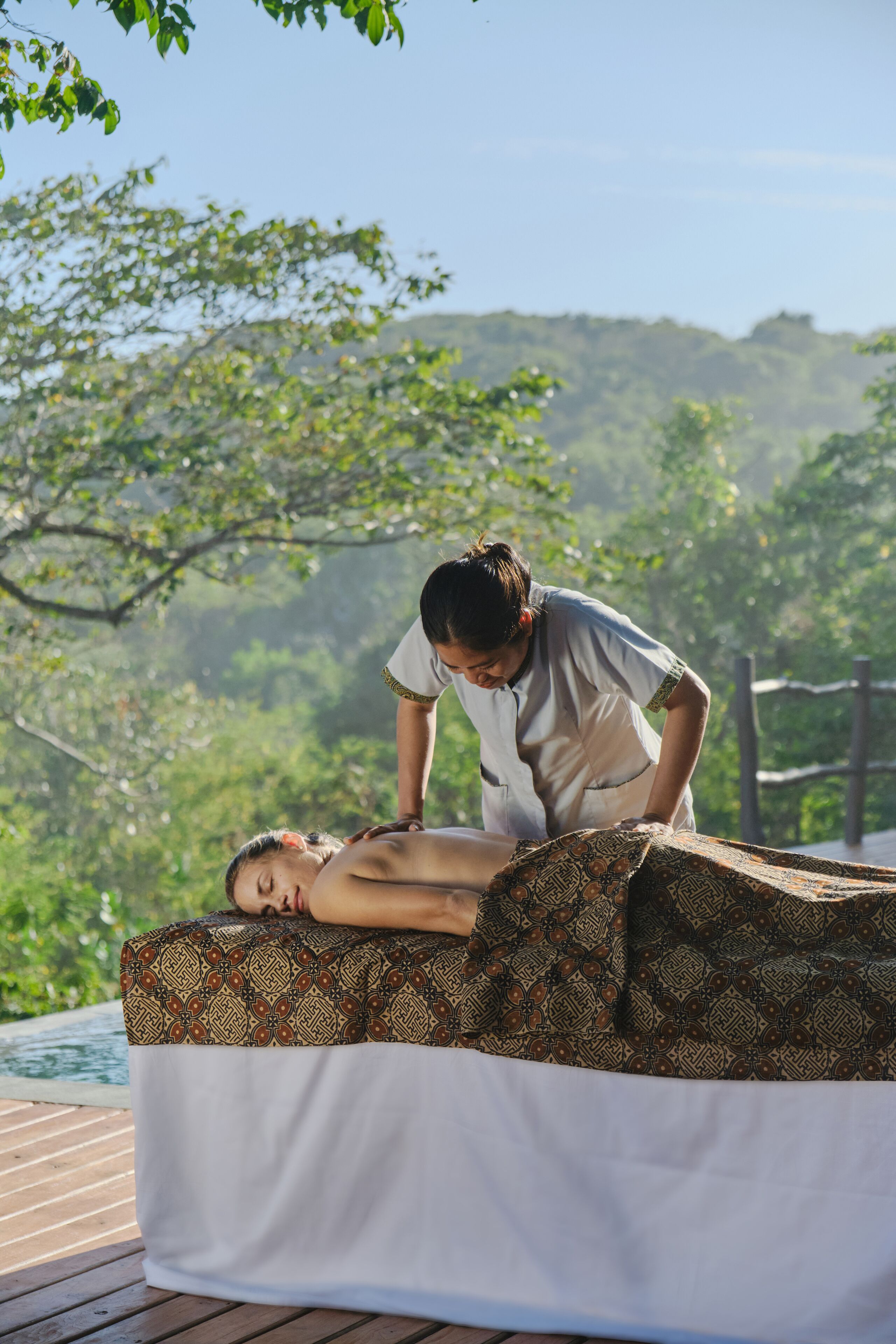 Body treatments, aromatherapy, deep-tissue massages, Thai massages