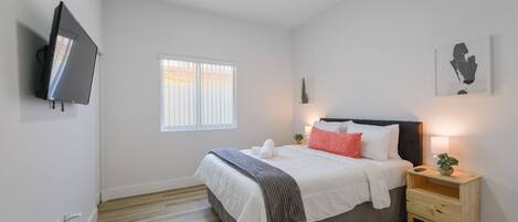 City Apartment | 1 bedroom, blackout curtains, iron/ironing board, free WiFi