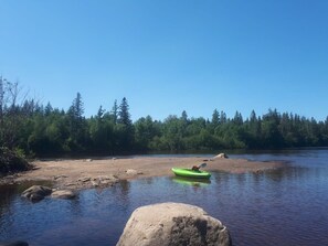 Beach nearby - Waterfront Cabin with Spa - Le Grand Heron (Shannon)