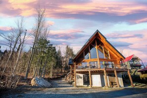 Exterior - Private Heated Pool | Spa | Party | The Animal (Saint-Philémon)