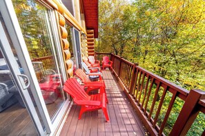 Property grounds - Round Wooden Chalet | L'Antaya (Notre-Dame-Auxiliatrice-de-Buckland)