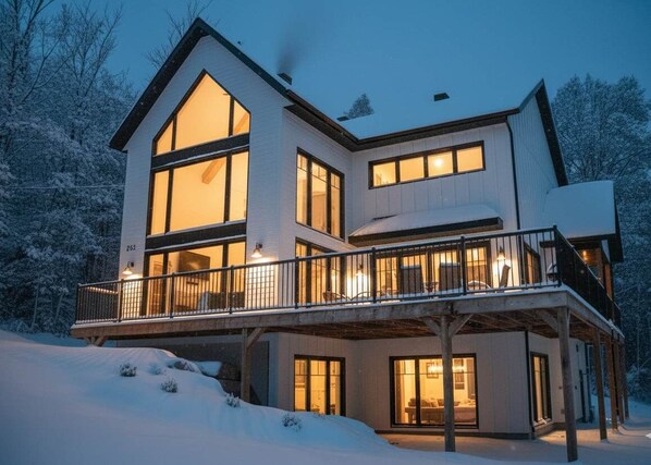 Exterior - Spa and Incredible view - Chalet Oasis (Saint-Philémon)