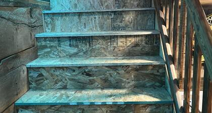 Beautiful Cabin located in the Blue mountain’s, pet friendly and many extras.