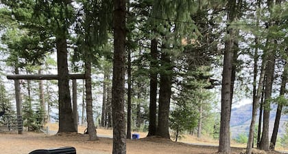 Beautiful Cabin located in the Blue mountain’s, pet friendly and many extras.
