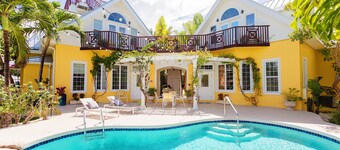 Spacious & Relaxing Mango Suite at Award-Winning Shangri-La Bed & Breakfast