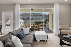 TV - 5 Bedrooms/ 4.5 Bathrooms/ Windsor Island(3902 LA) (Davenport)