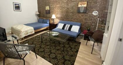 Elegant Studio near NYC – Bright & Modern