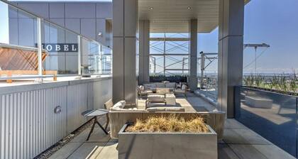 BRANDNEW LUXURY CONDO DIX30