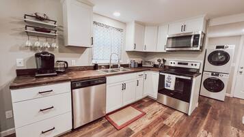 冰箱、微波炉、烤箱、炉灶