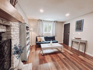 Smart-TV, peis, videospill og bøker