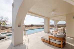 Piscine extérieure, piscine chauffée