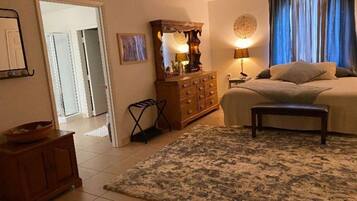 2 habitaciones, tabla de planchar con plancha, wifi y ropa de cama