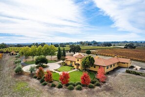 Exterior - Villa Valentina: Situated on 3.5 picturesque wine country acres surrounded by vineyards (Santa Rosa)
