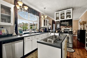 Microwave, oven, stovetop, dishwasher