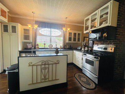 Historic Victorian Home Downtown