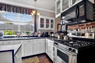 Historic Victorian Home Downtown