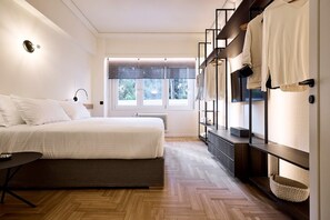 1 quarto, cofres nos quartos, escrivaninha