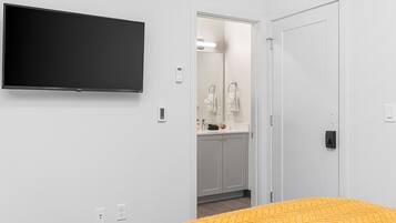 Studio – classic | Strykejern/-brett og wi-fi (inkludert)