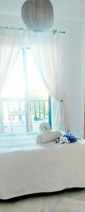 3 bedrooms, iron/ironing board, bed sheets