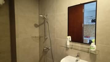 Apartemen Deluks | Kamar mandi