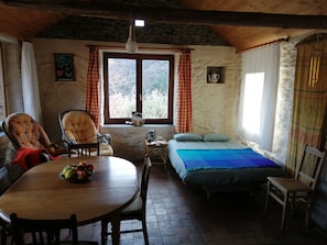 1 camera, culla da viaggio