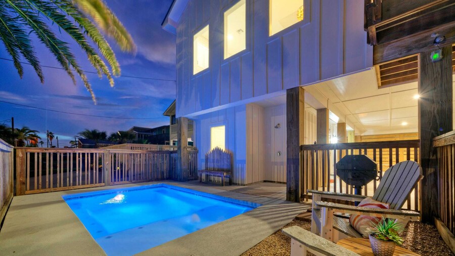 Wild Horse by Avantstay Walk to Beach + Pool
