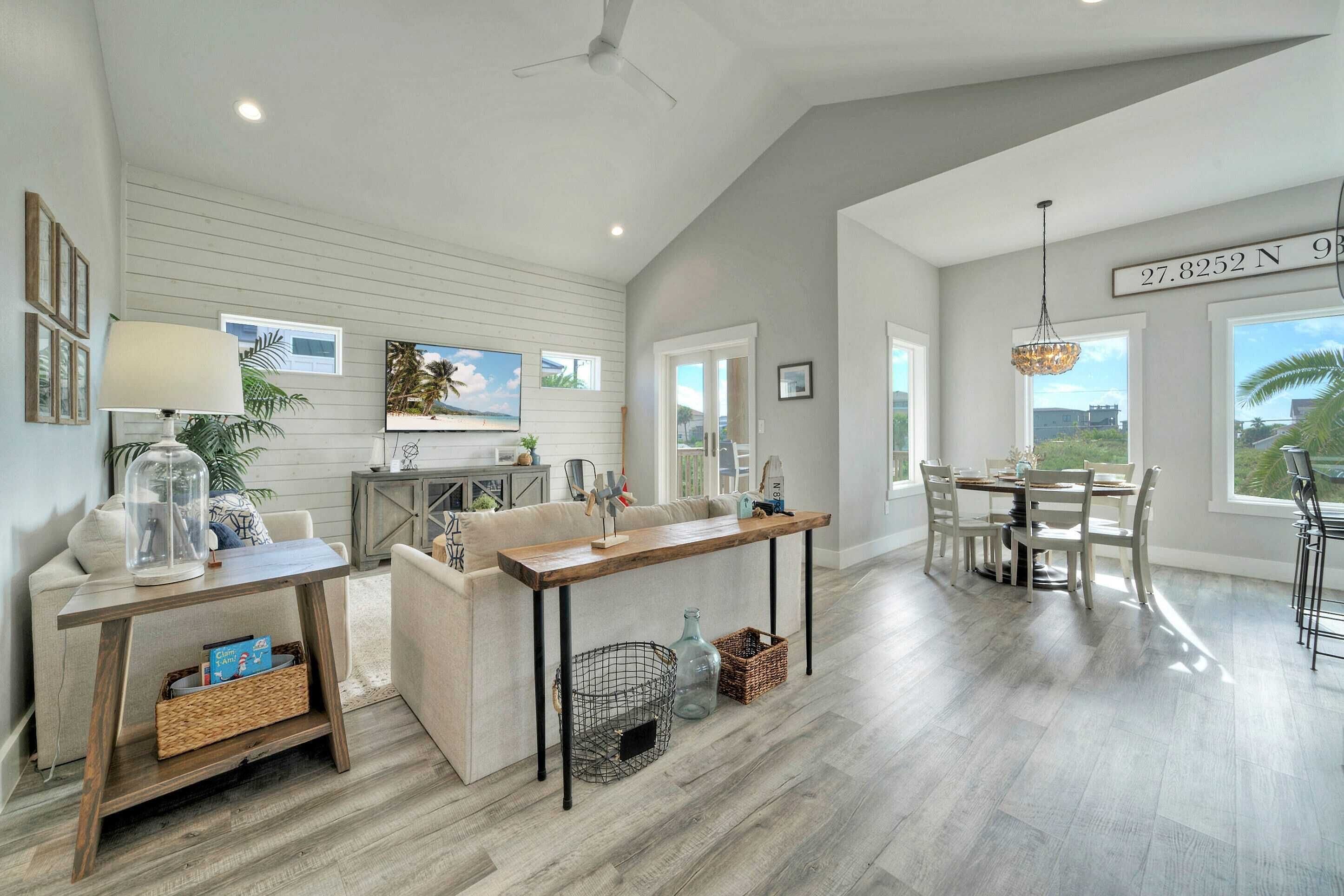 Hús (4 Bedrooms) | Að innan