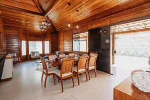 Dining - Casadecastelhanos 50M Praia, 4suítes C/ar, Lazer Ideal Para Família com Criança (Praia dos Castelhanos Anchieta)