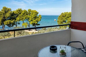 Outdoor dining - Apartment Ivana - Sea View, Pet Friendly (Fažana)
